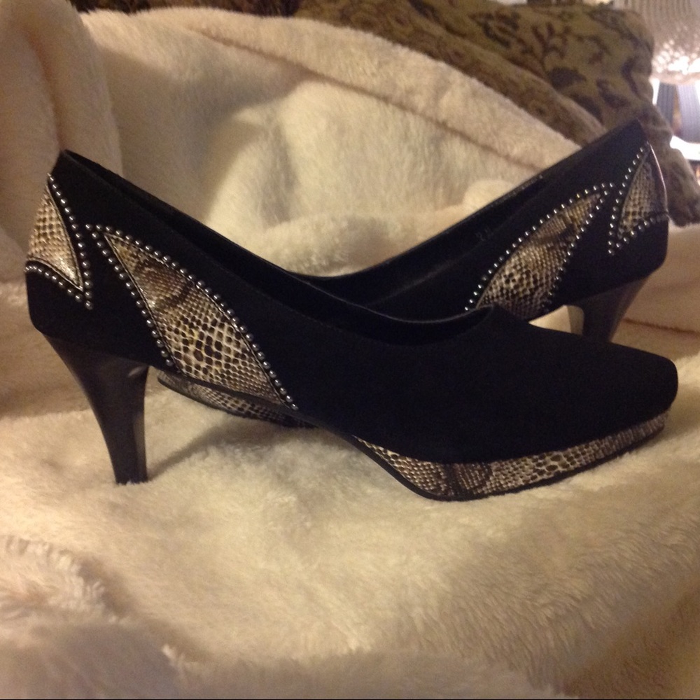 Dress shoes